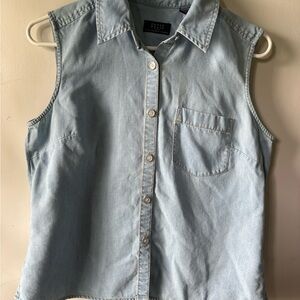 Lightweight Crazyhorse size medium denim shirt